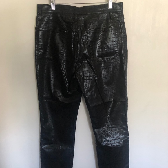 Frame Le Sylvie Slender Straight Black Mock Croc Jeans - Size 30. - Picture 5 of 8
